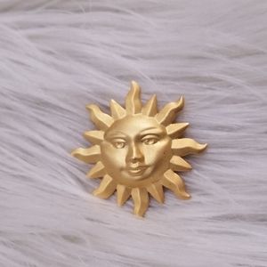 Vintage sunkissed brooch